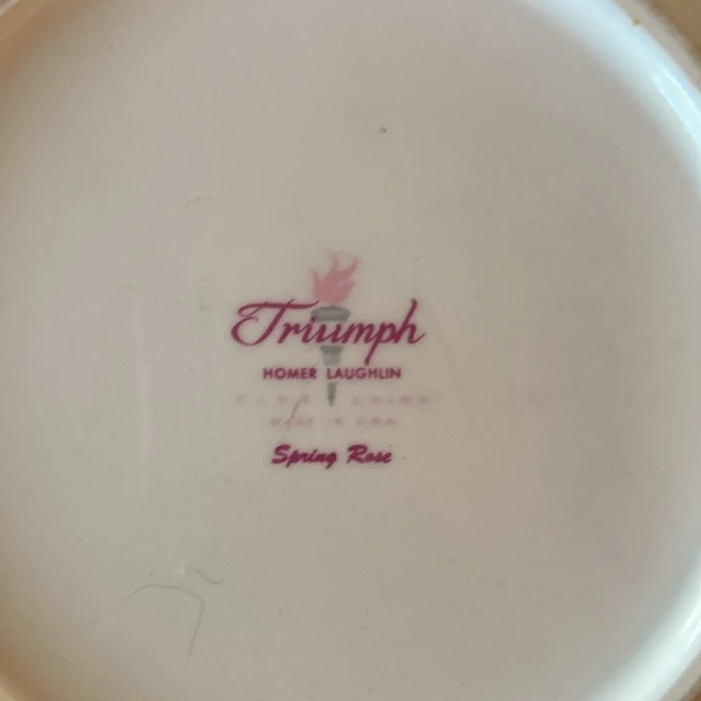 Homer Laughlin Spring Rose serving bowl, 9 inches across - Picture 2 of 2